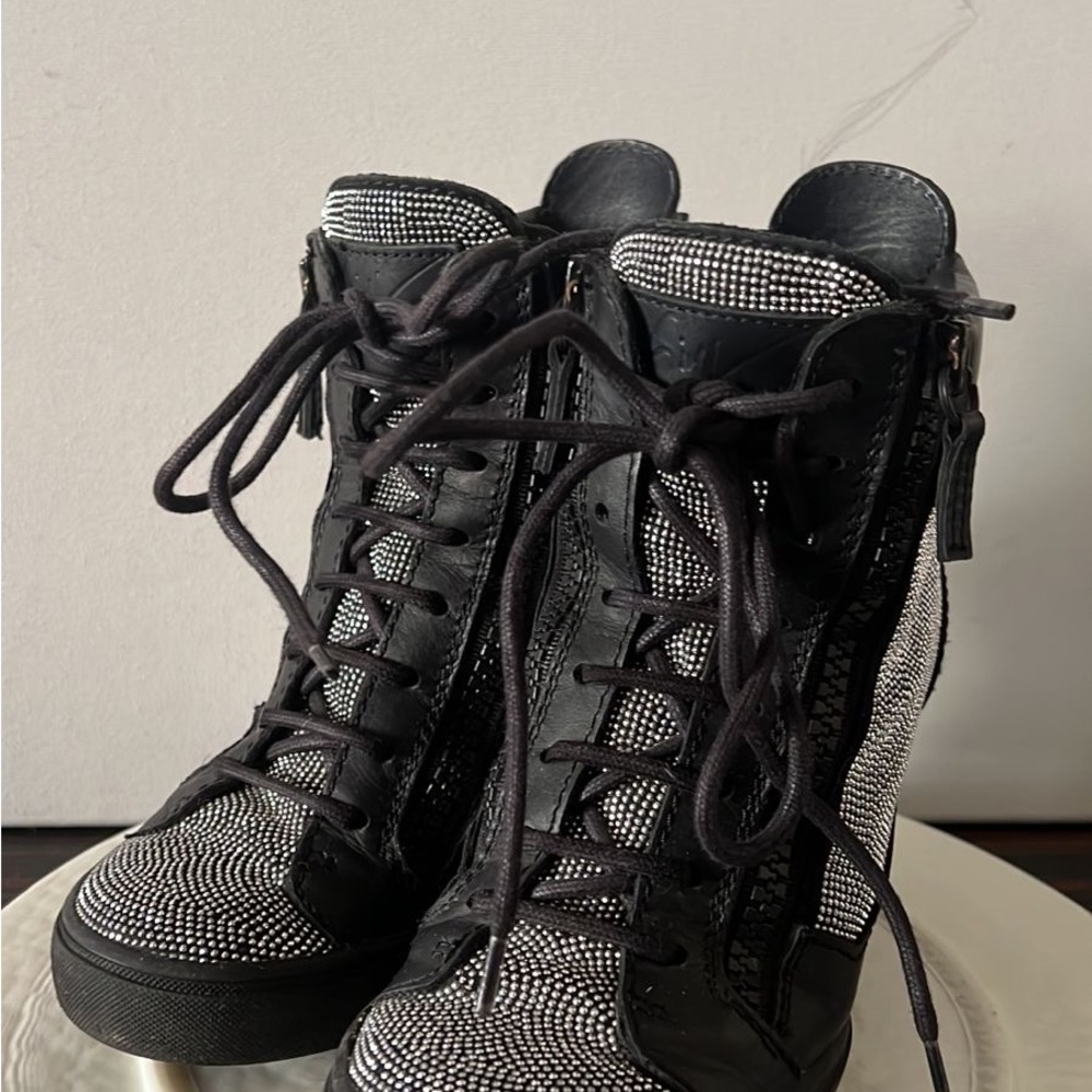 Giuseppe Zanotti Black and Silver Lace Up Boots with High-Top Design - Picture 4 of 6